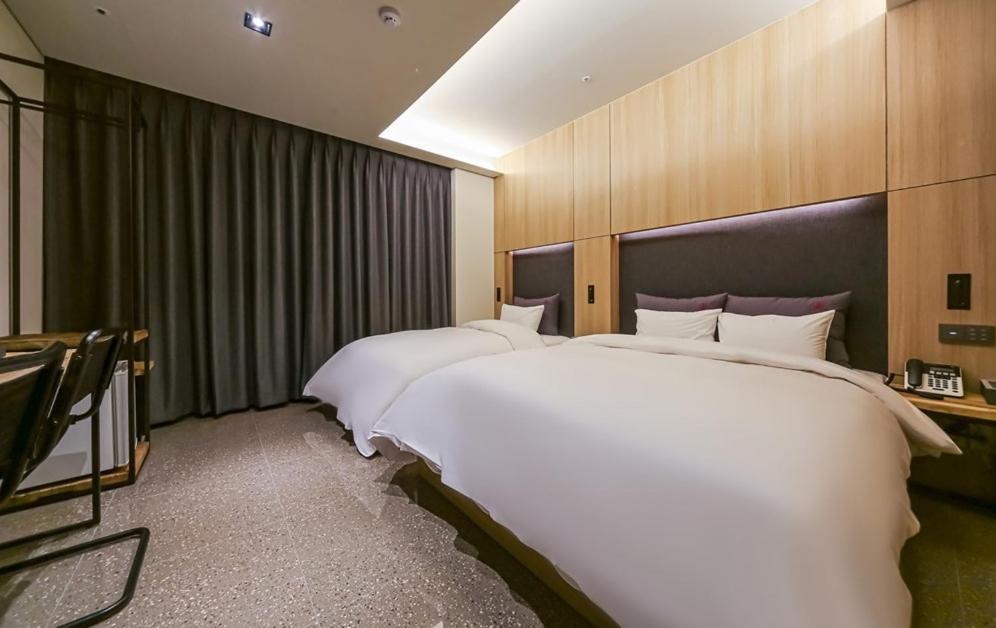 Yeoubi Hotel تَنوان المظهر الخارجي الصورة