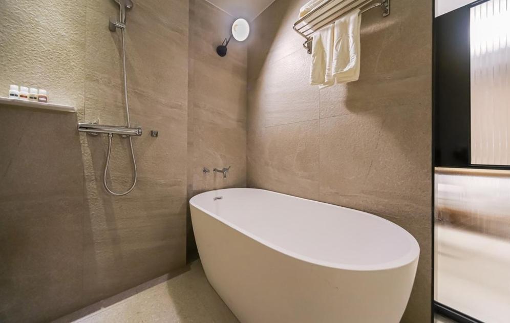 Yeoubi Hotel تَنوان المظهر الخارجي الصورة
